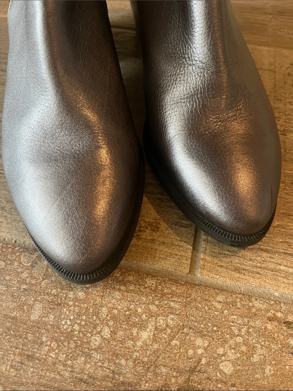 Taryn Rose Metallic Gray Leather Ankle Booties with Side Zip 9.5 - Picture 6 of 8